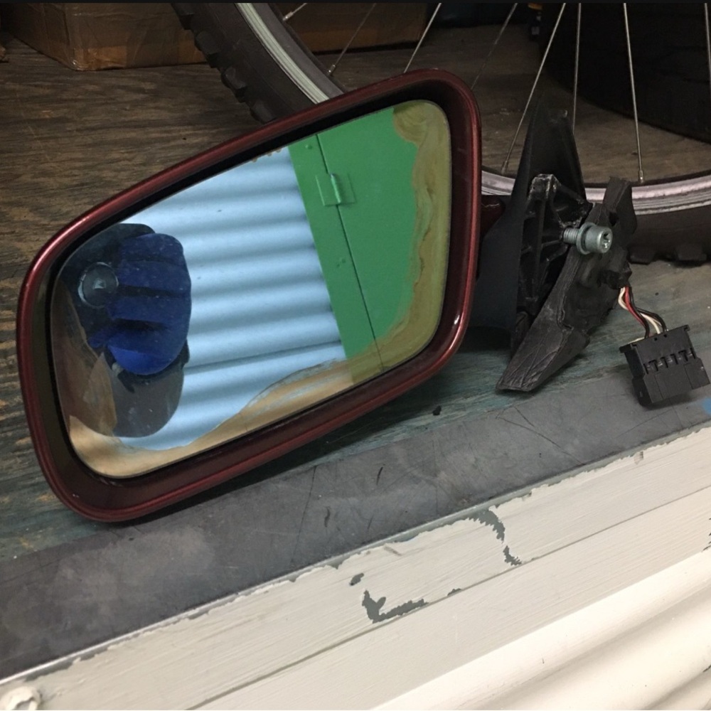 Universal Black In-Mirror Video System